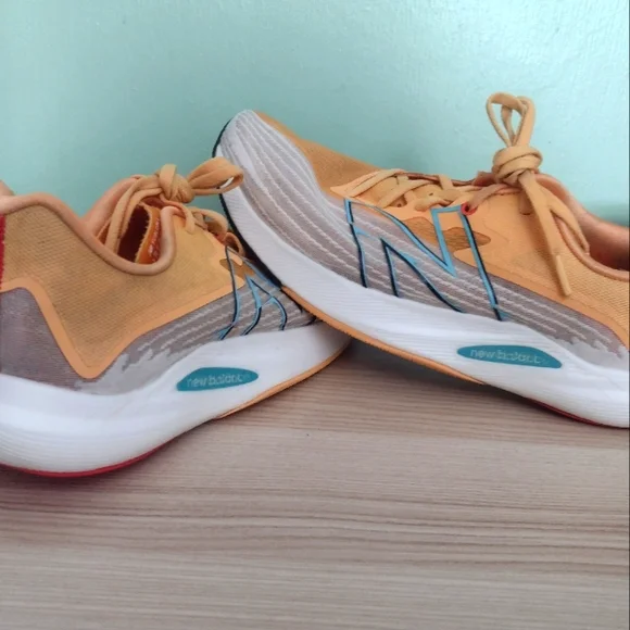 New Balance Men's FuelCell Rebel v2 - Picture 9 of 11